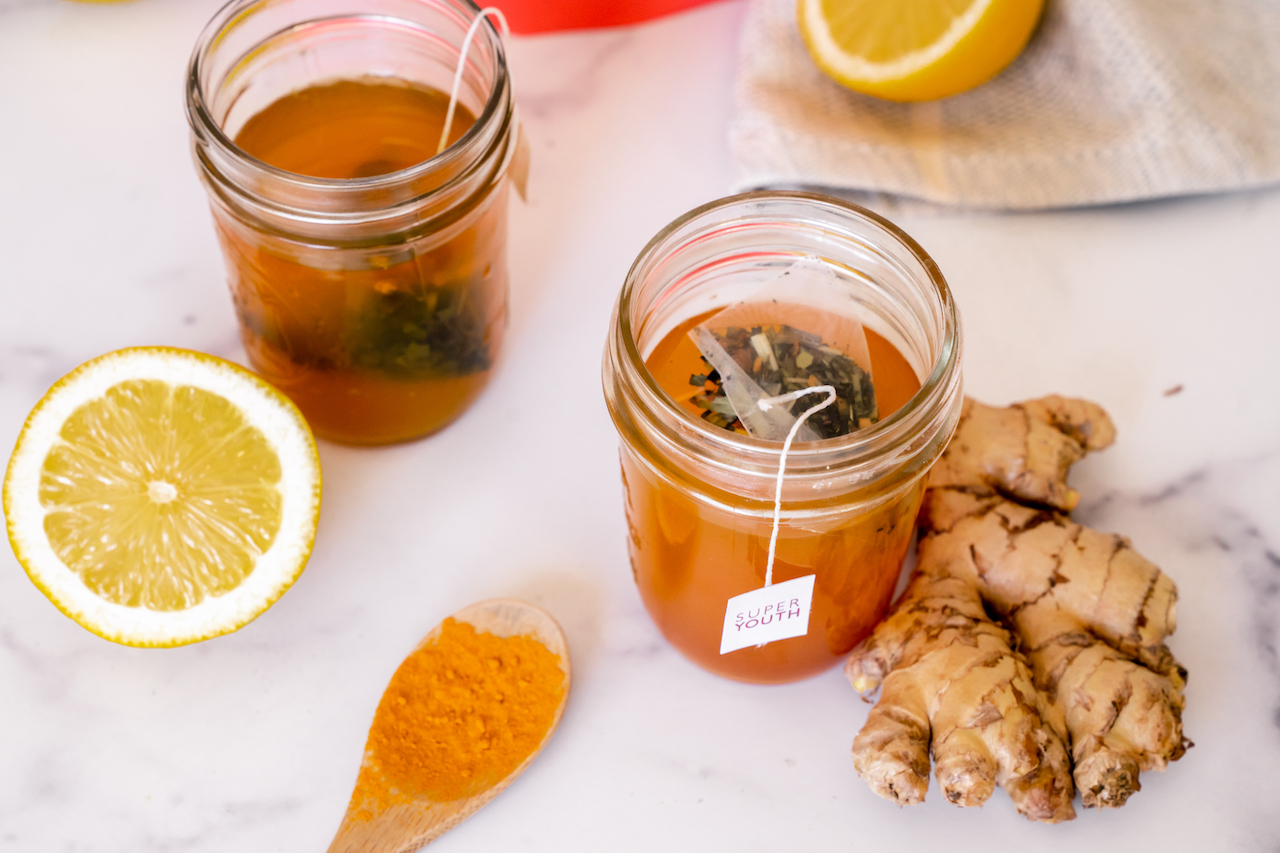 Super Youth Apple Cider Vinegar Detox with ginger root, turmeric and other natural ingredients